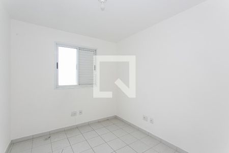 Quarto 1 de apartamento para alugar com 2 quartos, 60m² em Vila Margarida, São Paulo