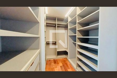 Casa à venda com 4 quartos, 450m² em Jardim Luzitania, São Paulo