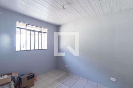 Quarto 1 de casa para alugar com 2 quartos, 60m² em Sítio Cercado, Curitiba