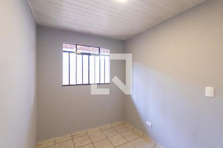 Quarto 2 de casa para alugar com 2 quartos, 60m² em Sítio Cercado, Curitiba
