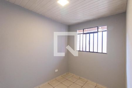 Quarto 2 de casa para alugar com 2 quartos, 60m² em Sítio Cercado, Curitiba