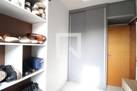 Quarto 1 de apartamento para alugar com 2 quartos, 45m² em Jardim Botânico, Uberlândia