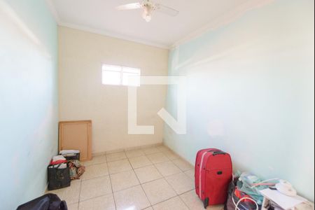 Quarto 1 de casa para alugar com 3 quartos, 100m² em Jardim Gurilândia, Taubaté