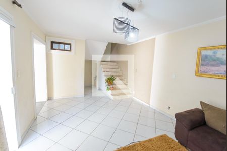 Sala de casa para alugar com 3 quartos, 100m² em Jardim Gurilândia, Taubaté