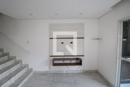 Sala de casa para alugar com 4 quartos, 245m² em Vila Carmosina, São Paulo