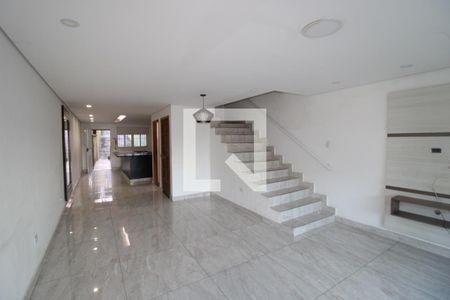 Sala de casa para alugar com 4 quartos, 245m² em Vila Carmosina, São Paulo