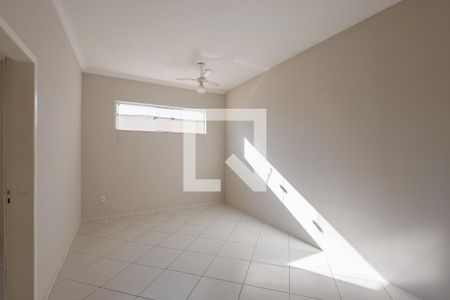 Sala de casa para alugar com 6 quartos, 250m² em Vila Jaboticabeira, Taubaté