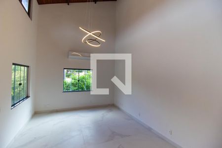 Sala 1 de casa de condomínio para alugar com 4 quartos, 380m² em Piratininga, Niterói