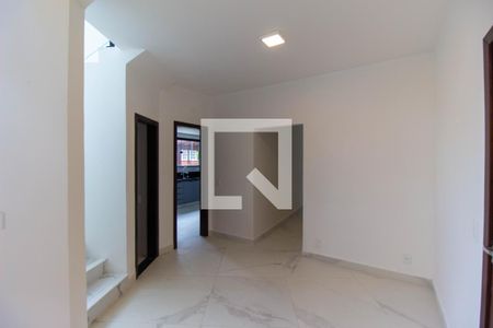 Sala 1 de casa de condomínio para alugar com 4 quartos, 380m² em Piratininga, Niterói