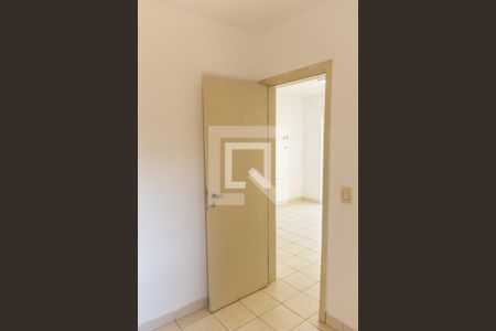 Quarto 01 de apartamento para alugar com 2 quartos, 55m² em Jardim Goiás, Goiânia