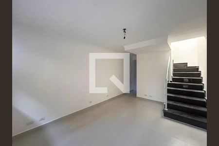 Casa de Condomínio para alugar com 2 quartos, 71m² em Jardim Ubirajara, São Paulo