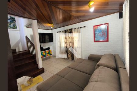 Sala de casa para alugar com 4 quartos, 500m² em Rio Tavares, Florianópolis
