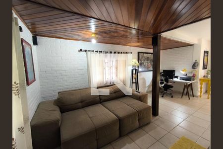 Sala de casa para alugar com 4 quartos, 500m² em Rio Tavares, Florianópolis