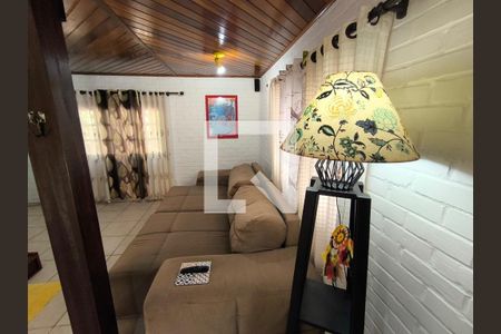 Sala de casa para alugar com 4 quartos, 500m² em Rio Tavares, Florianópolis