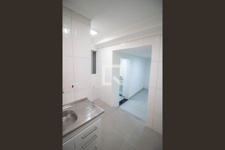 COZINHA E ÁREA DE SERVIÇO de casa para alugar com 1 quarto, 40m² em Parque Peruche, São Paulo