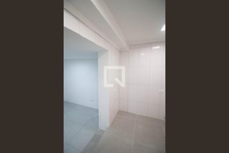 COZINHA E ÁREA DE SERVIÇO de casa para alugar com 1 quarto, 40m² em Parque Peruche, São Paulo