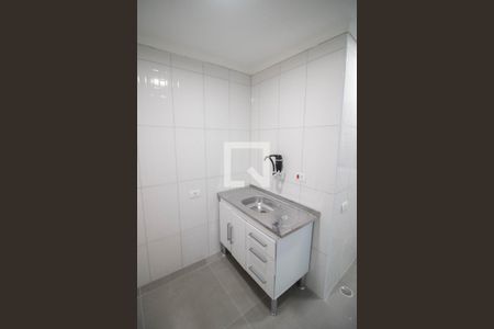COZINHA E ÁREA DE SERVIÇO de casa para alugar com 1 quarto, 40m² em Parque Peruche, São Paulo