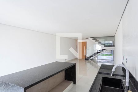 Sala/Cozinha de casa à venda com 2 quartos, 130m² em Manacás, Belo Horizonte