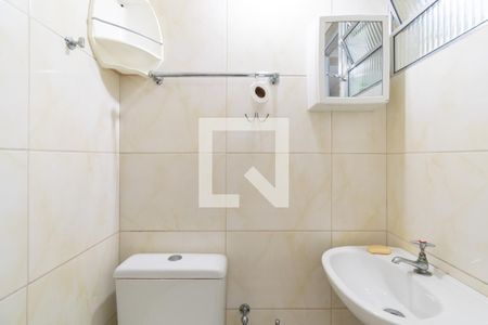 Banheiro  de casa para alugar com 1 quarto, 22m² em Parque Jabaquara, São Paulo