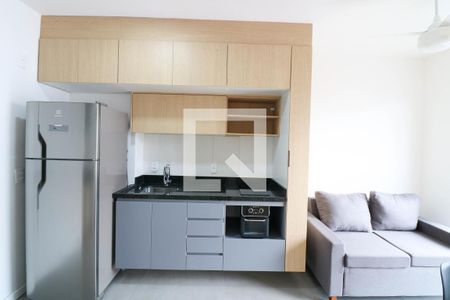 Sala / Cozinha de kitnet/studio para alugar com 1 quarto, 27m² em Campo Belo, São Paulo