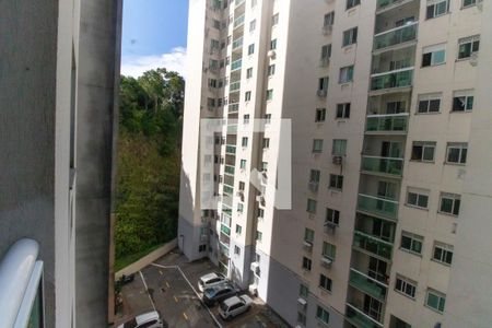 Vista da Sala de apartamento para alugar com 2 quartos, 54m² em Maria Paula, São Gonçalo