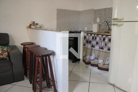 Sala/Cozinha de kitnet/studio para alugar com 1 quarto, 60m² em Peró, Cabo Frio