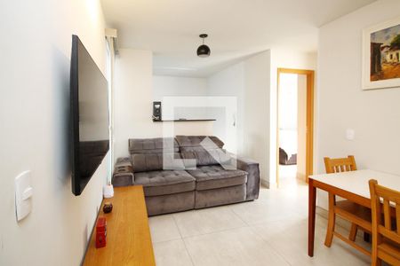 Sala de apartamento para alugar com 2 quartos, 38m² em Lajeado, Cotia