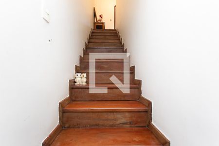 Escada  de casa à venda com 4 quartos, 240m² em Jardim Helena, São Paulo