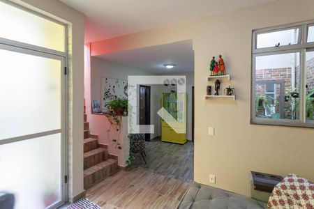 Sala 1 de casa de condomínio à venda com 3 quartos, 100m² em Heliópolis, Belo Horizonte