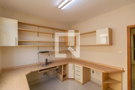 Casa à venda com 4 quartos, 360m² em Planalto, Belo Horizonte