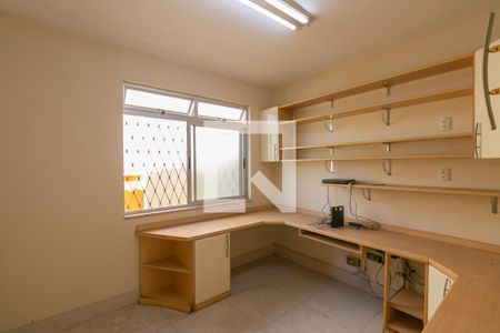 Casa à venda com 4 quartos, 360m² em Planalto, Belo Horizonte