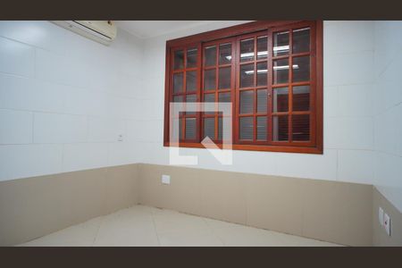 Quarto 2 de casa para alugar com 2 quartos, 75m² em Santa Maria Goretti, Porto Alegre
