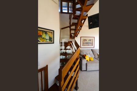 Escada de apartamento à venda com 3 quartos, 180m² em Tristeza, Porto Alegre