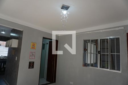 Sala de casa para alugar com 2 quartos, 50m² em Jardim Santo Eduardo, Embu das Artes