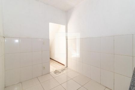 Cozinha de casa para alugar com 2 quartos, 60m² em Realengo, Rio de Janeiro