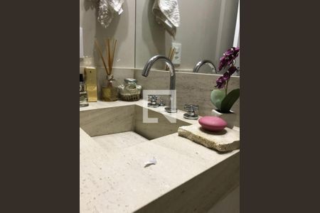 Banheiro de apartamento para alugar com 2 quartos, 68m² em Jardim Flor da Montanha, Guarulhos