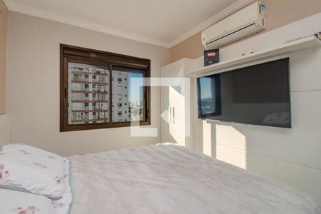 Suíte de apartamento para alugar com 2 quartos, 74m² em Santa Maria Goretti, Porto Alegre