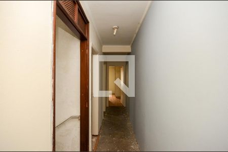 Corredor de casa à venda com 4 quartos, 410m² em Parque Sao Domingos, São Paulo