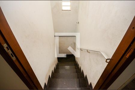 Escada de casa à venda com 4 quartos, 410m² em Parque Sao Domingos, São Paulo