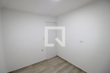 Quarto 1 de apartamento para alugar com 2 quartos, 55m² em Conjunto Residencial José Bonifácio, São Paulo