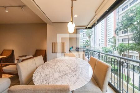 Apartamento para alugar com 4 quartos, 177m² em Alphaville Industrial, Barueri