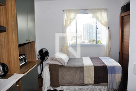 Kitnet / studio - Quarto, Cozinha e Área de Serviço de kitnet/studio para alugar com 1 quarto, 17m² em Chácara Inglesa, São Paulo