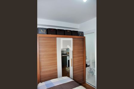 Kitnet / studio - Quarto, Cozinha e Área de Serviço de kitnet/studio para alugar com 1 quarto, 17m² em Chácara Inglesa, São Paulo