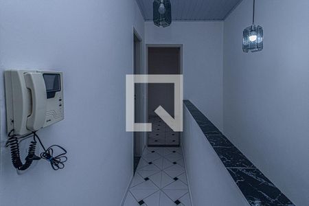 corredor para os cômodos_1 de casa para alugar com 2 quartos, 70m² em Vila Moraes, São Paulo
