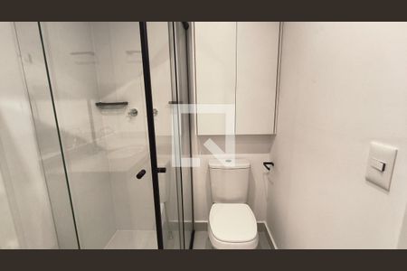 Banheiro de kitnet/studio para alugar com 1 quarto, 22m² em Ipiranga, São Paulo