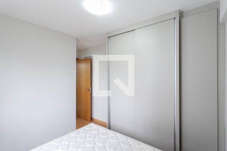 Suíte  de apartamento à venda com 2 quartos, 50m² em Sagrada Família, Belo Horizonte