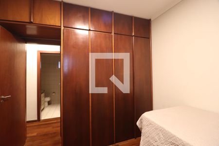 Quarto 1 de apartamento para alugar com 3 quartos, 100m² em Martins, Uberlândia