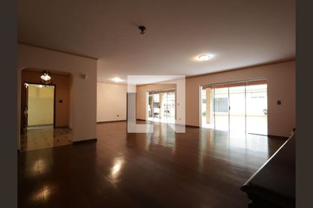 Sala de casa para alugar com 4 quartos, 361m² em Jardim Guedala, São Paulo