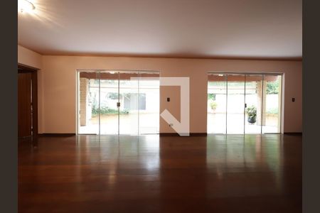 Sala de casa para alugar com 4 quartos, 361m² em Jardim Guedala, São Paulo