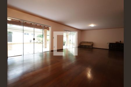 Sala de casa para alugar com 4 quartos, 361m² em Jardim Guedala, São Paulo
